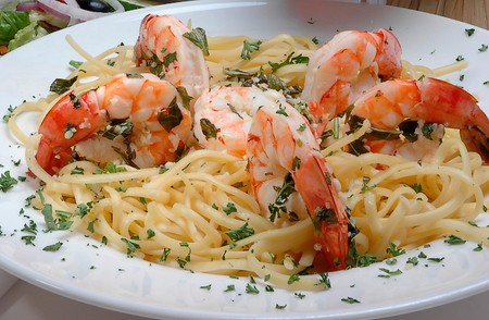 Linguine with shrimp
